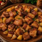 Savurează gustul autentic al cărnii la garniță, un preparat tradițional românesc apreciat pentru savoarea sa bogată și textura fragedă. Gătită în stil tradițional, carnea la garniță este alegerea potrivită pentru cei care iubesc preparatele consistente și gustul autentic de casă.